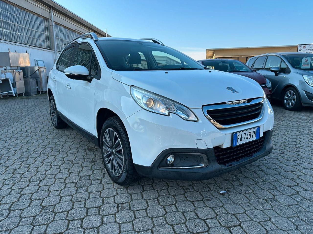 Peugeot 2008 PureTech 82 Allure PROMO FIN. 5300€