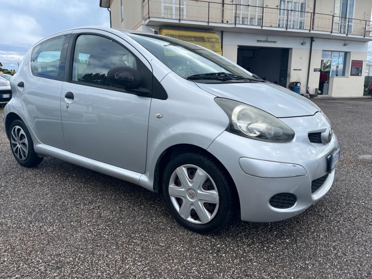 Toyota Aygo 1.0 12V VVT-i 5 porte ok neopatentati