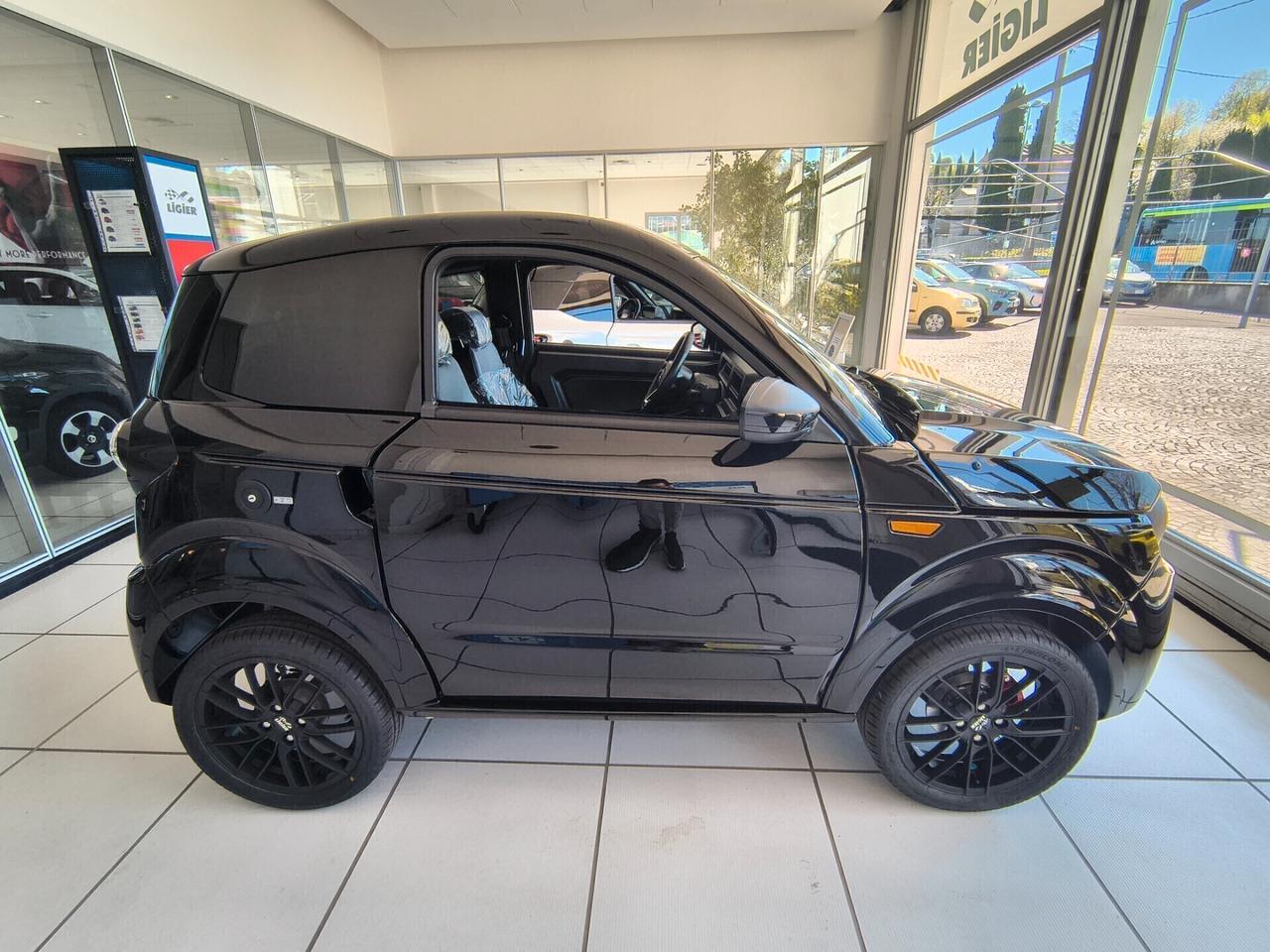 LIGIER Myli Lab Total Black