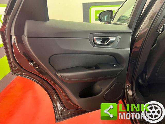 VOLVO XC60 B4 (d) Geartronic Momentum Pro