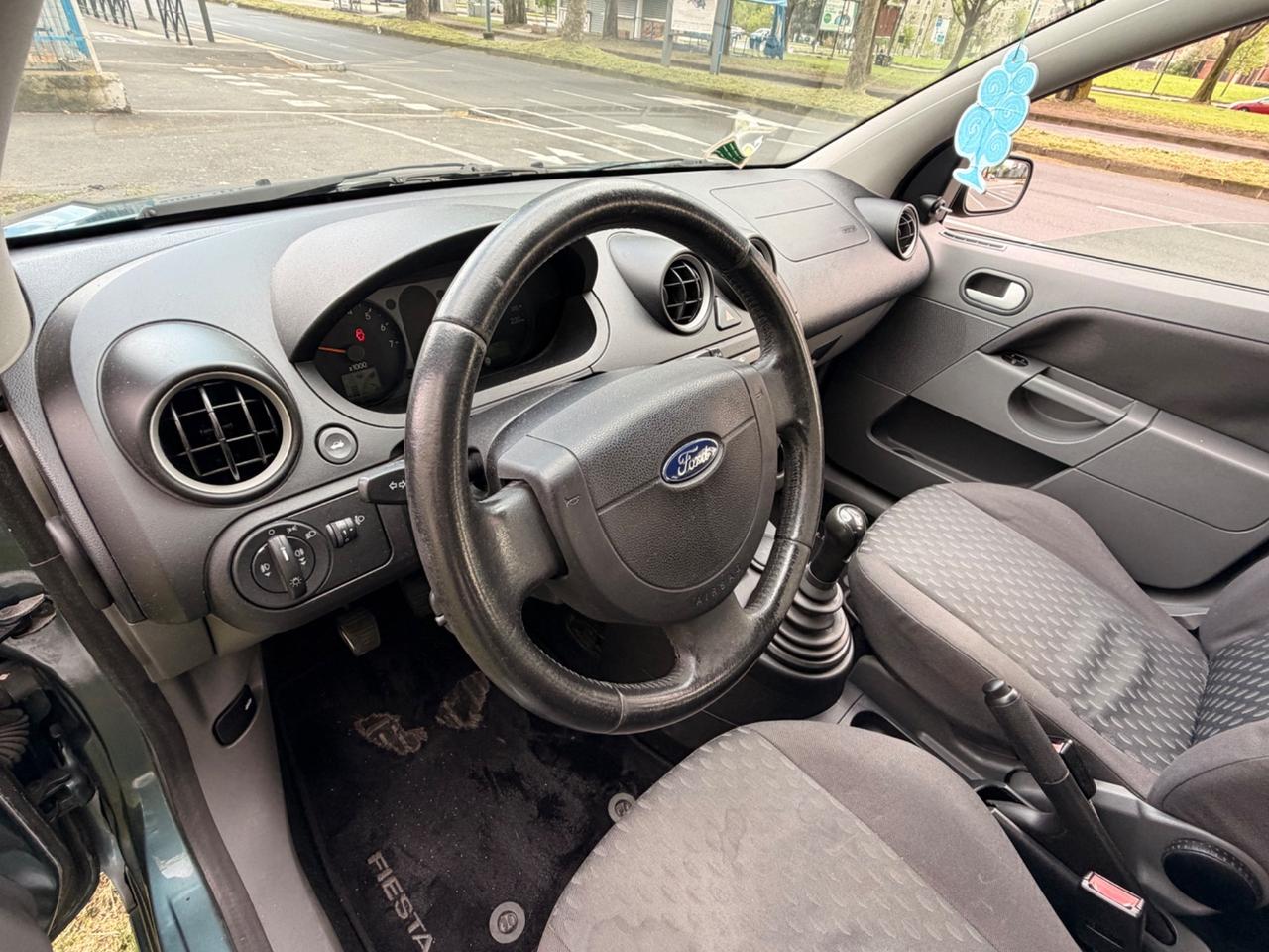 Ford Fiesta 1.4 Benz 5p. Ghia