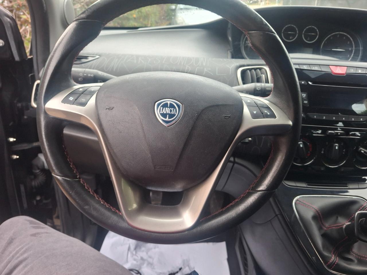 Lancia Ypsilon 1.2 69 CV 5 porte GPL Ecochic Silver neopatentati