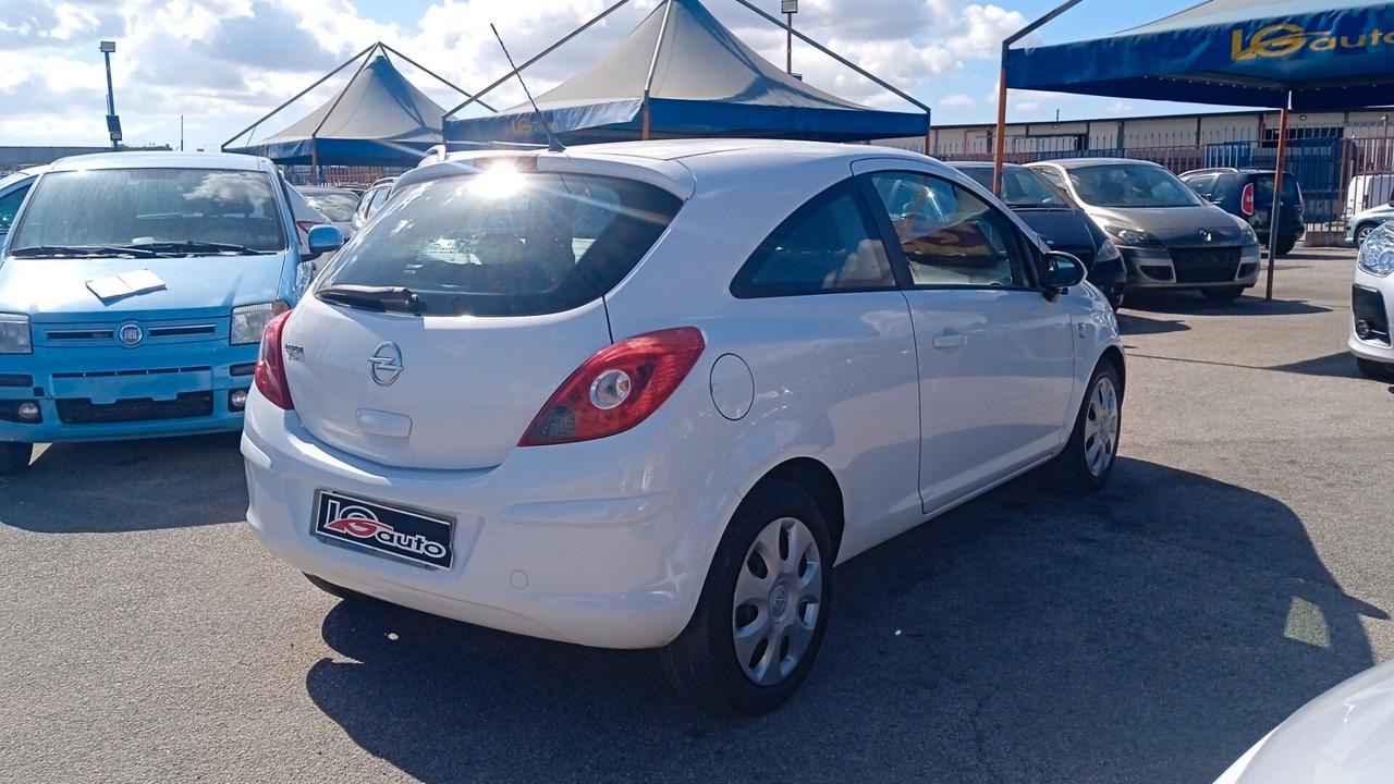 OPEL CORSA 1.2 BENZINA NEO PATENTATI