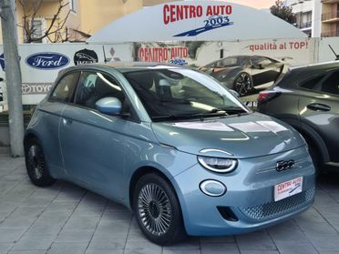 FIAT - 500 E - 500 La Prima Berlina