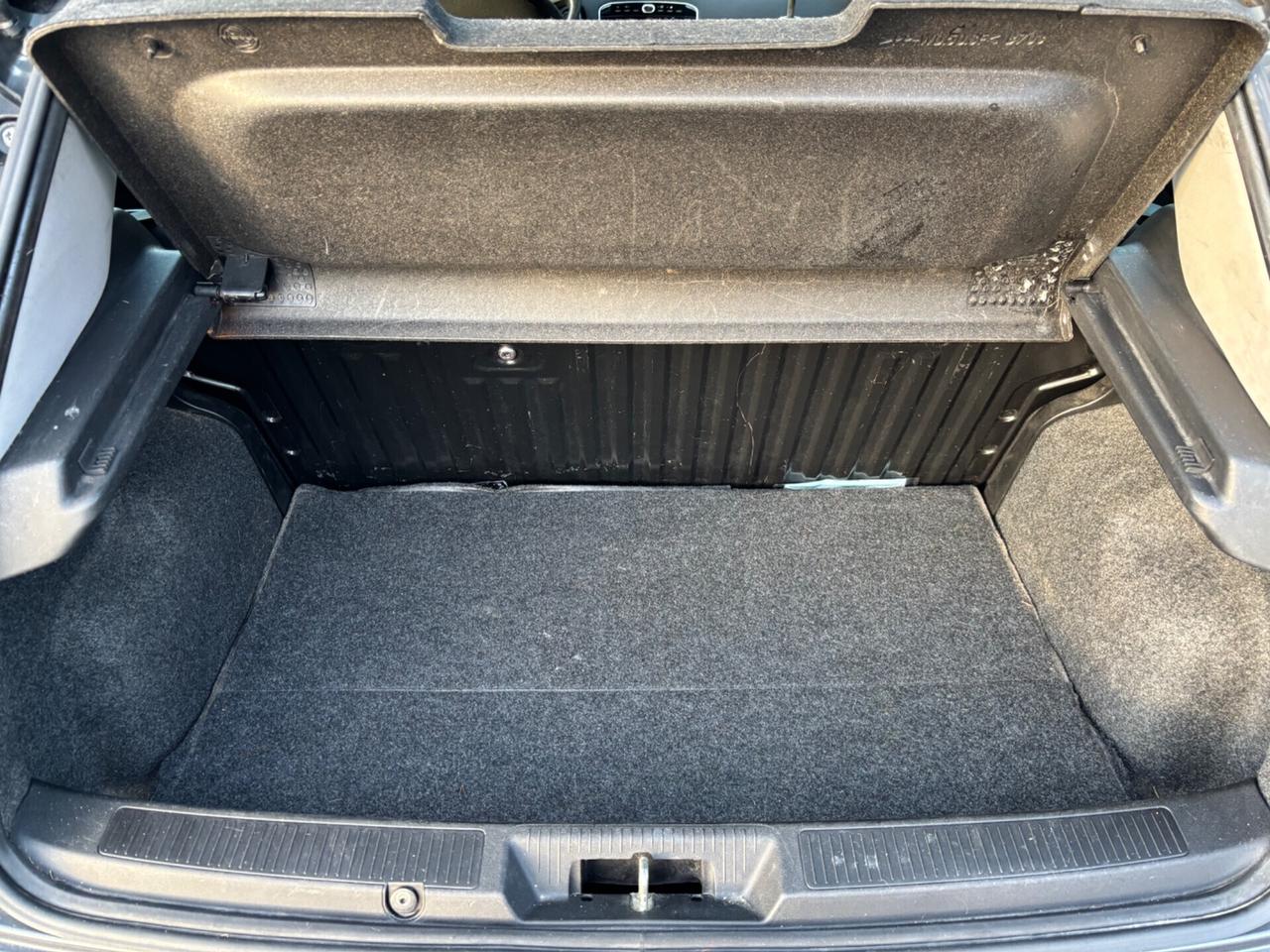 FIAT GRANDE PUNTO 1.4 BENZINA/METANO NEOPATENTATI 5 posti