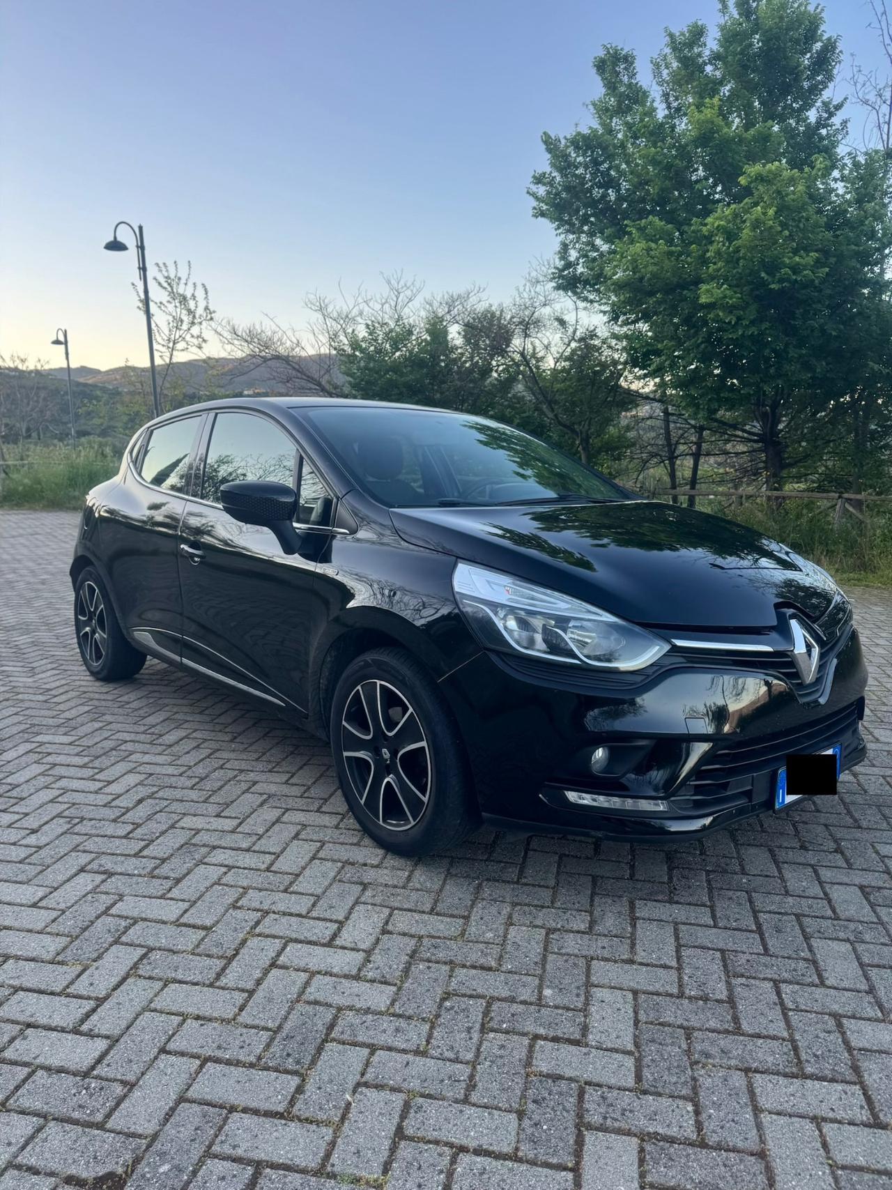 Renault Clio 1.5 dCi 90Cv *Black Edition* 2016