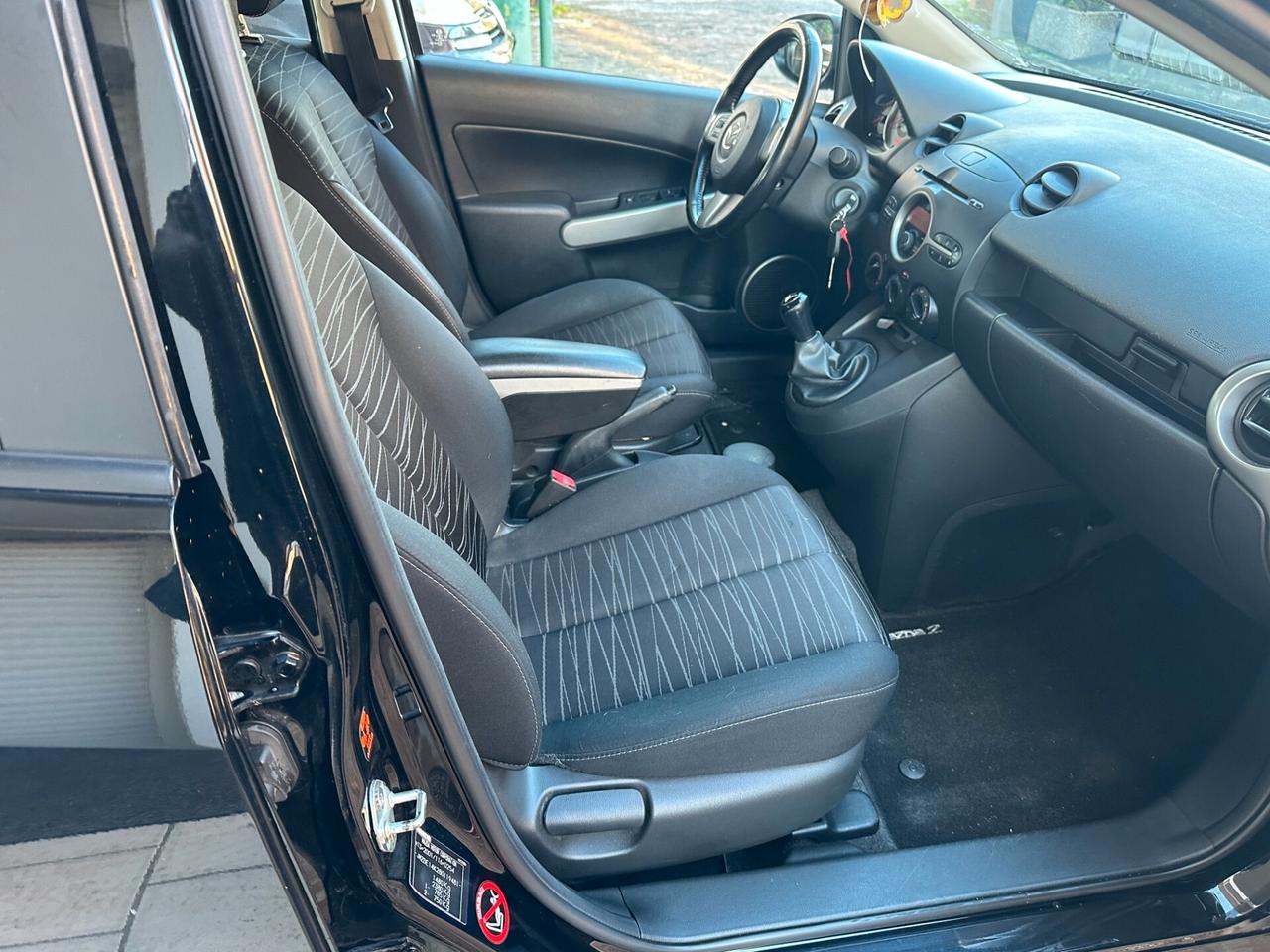 Mazda 2 1.3 (12 RATE)