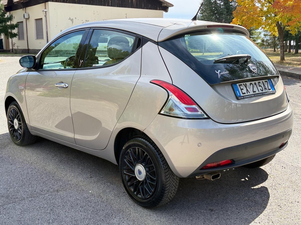 Lancia Ypsilon 1.3 MJT 16V 95 CV 5 porte S&S Gold