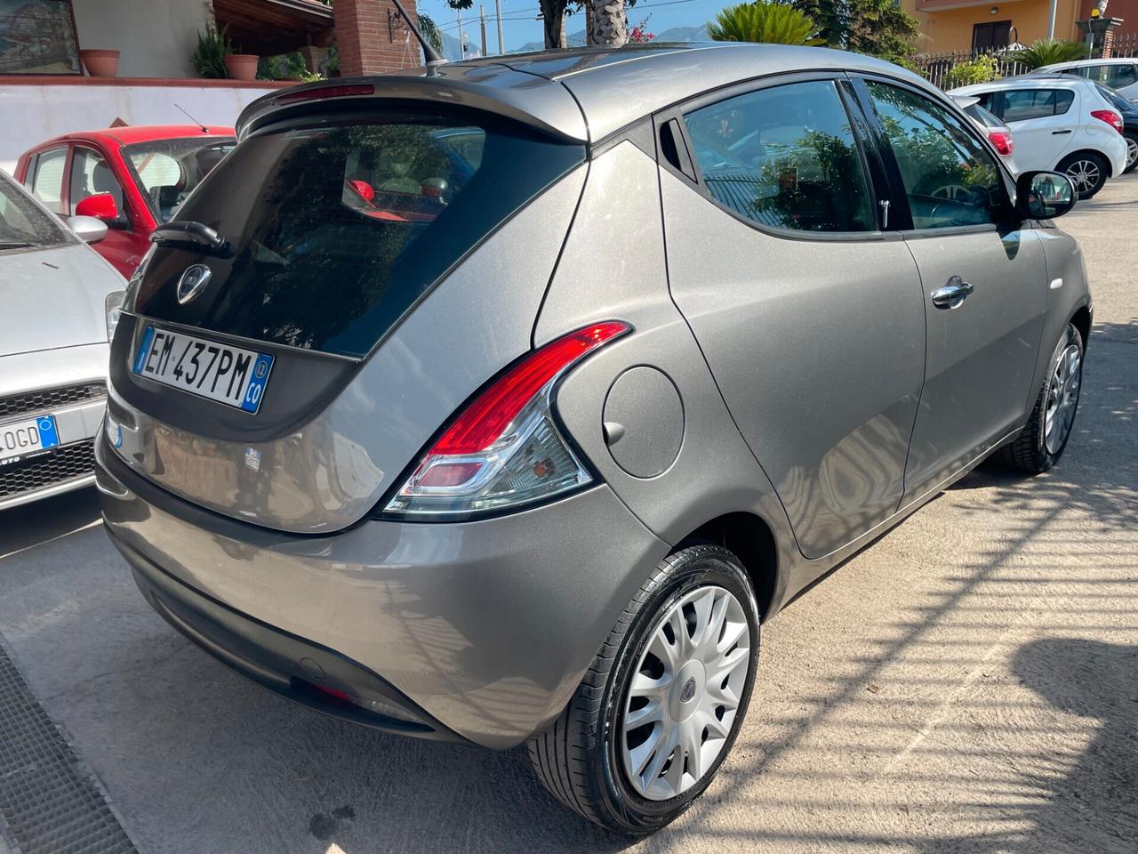 Lancia Y Ypsilon 1.2 GPL NUOVO Gold FULL 126.000 KM! TAGLIANDATA NEOPATENTATI