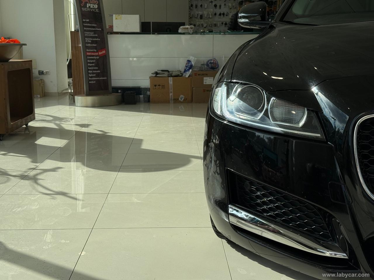 JAGUAR XF 2.0 D 180 CV aut. Pure