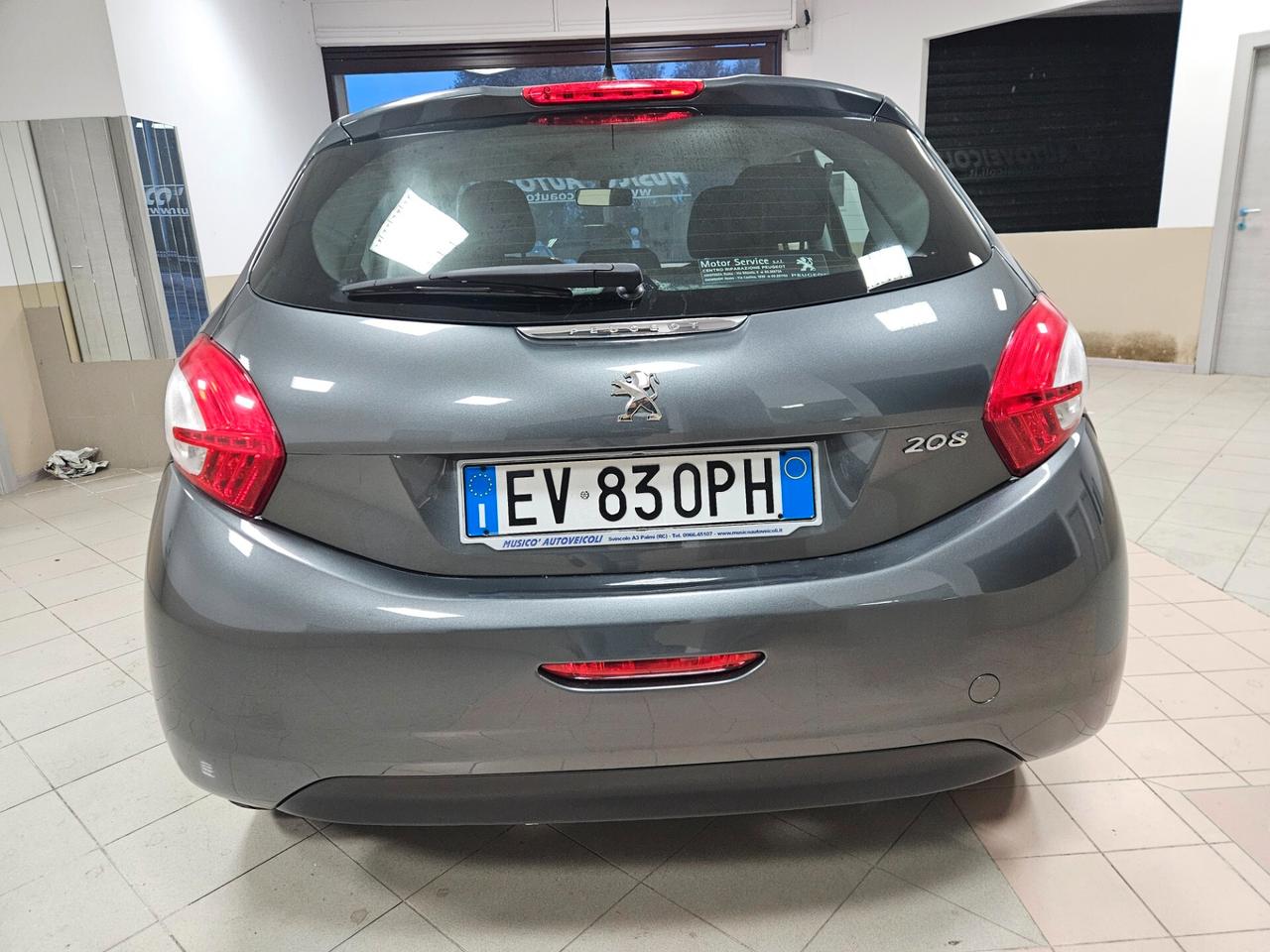 Peugeot 208 1.4 HDi 68 CV 5 porte Allure