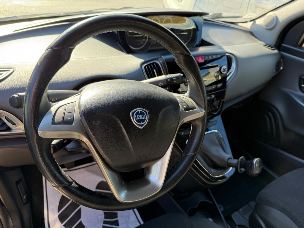 Lancia Ypsilon 1.2 69 CV 5 porte Platinum