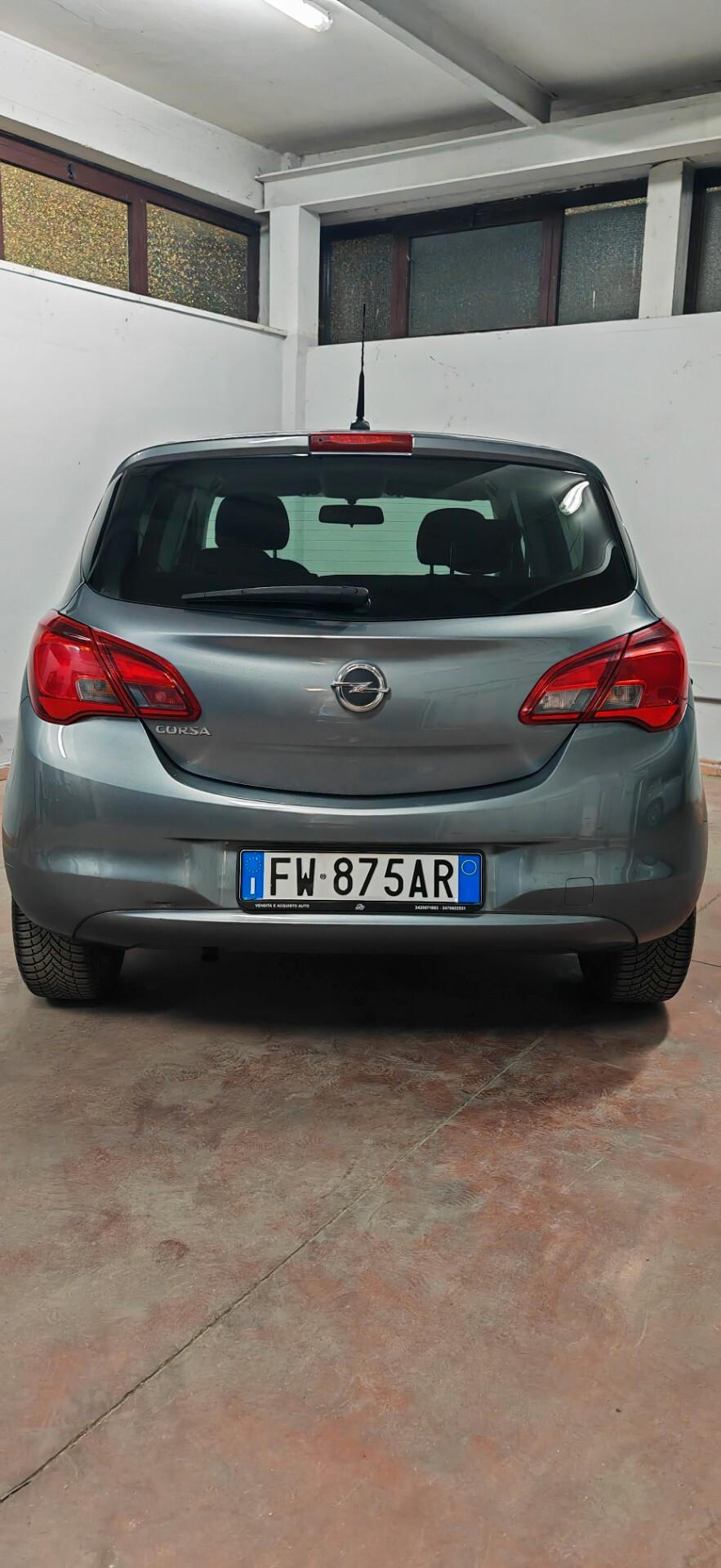 Opel Corsa 1.2 5 porte Black Edition