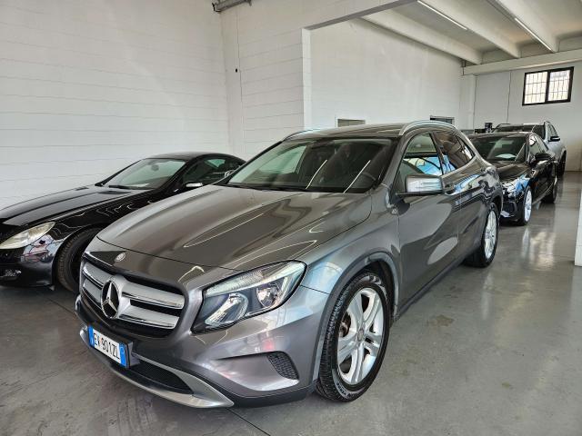 Mercedes-Benz GLA 200