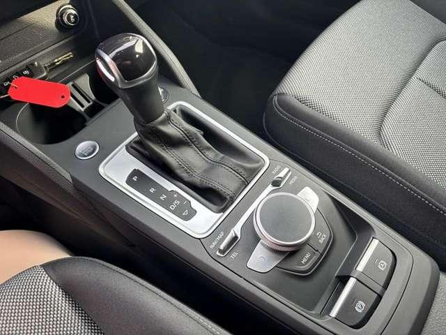 Audi Q2 30 TDI S tronic Business Advanced MATRIX-CAM