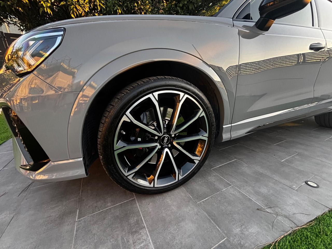 Audi Q3 RS Q3 quattro S tronic