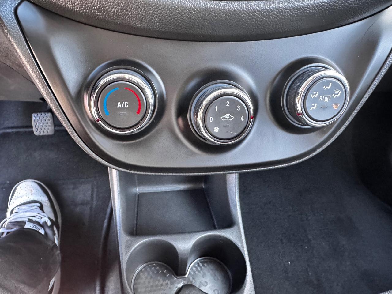 Opel Karl Rocks 1.0 73 CV GPL neopatentati