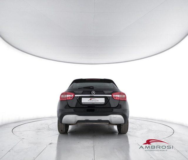 MERCEDES-BENZ GLA 180 180 d Sport