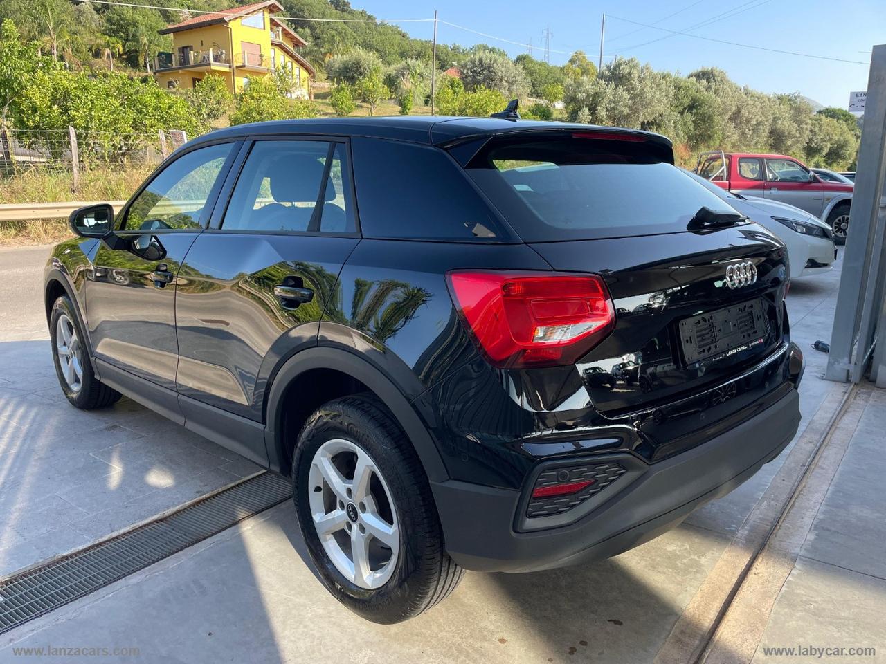 AUDI Q2 30 TDI Business Advanced