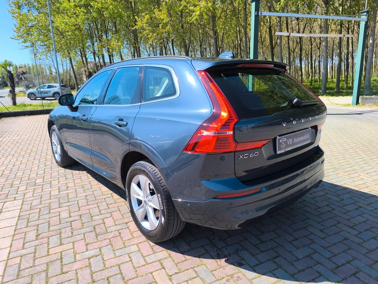 Volvo XC 60 XC60 B4 (d) AWD Geartronic Momentum Pro