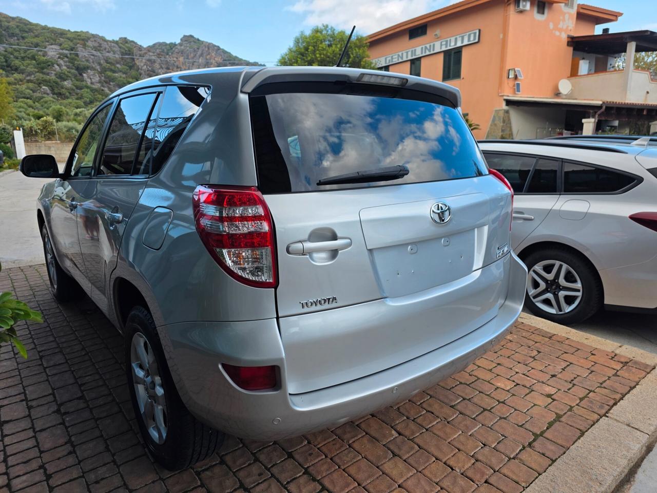 Toyota RAV4 Crossover 2.2 D-4D 150 CV Lounge 2wd