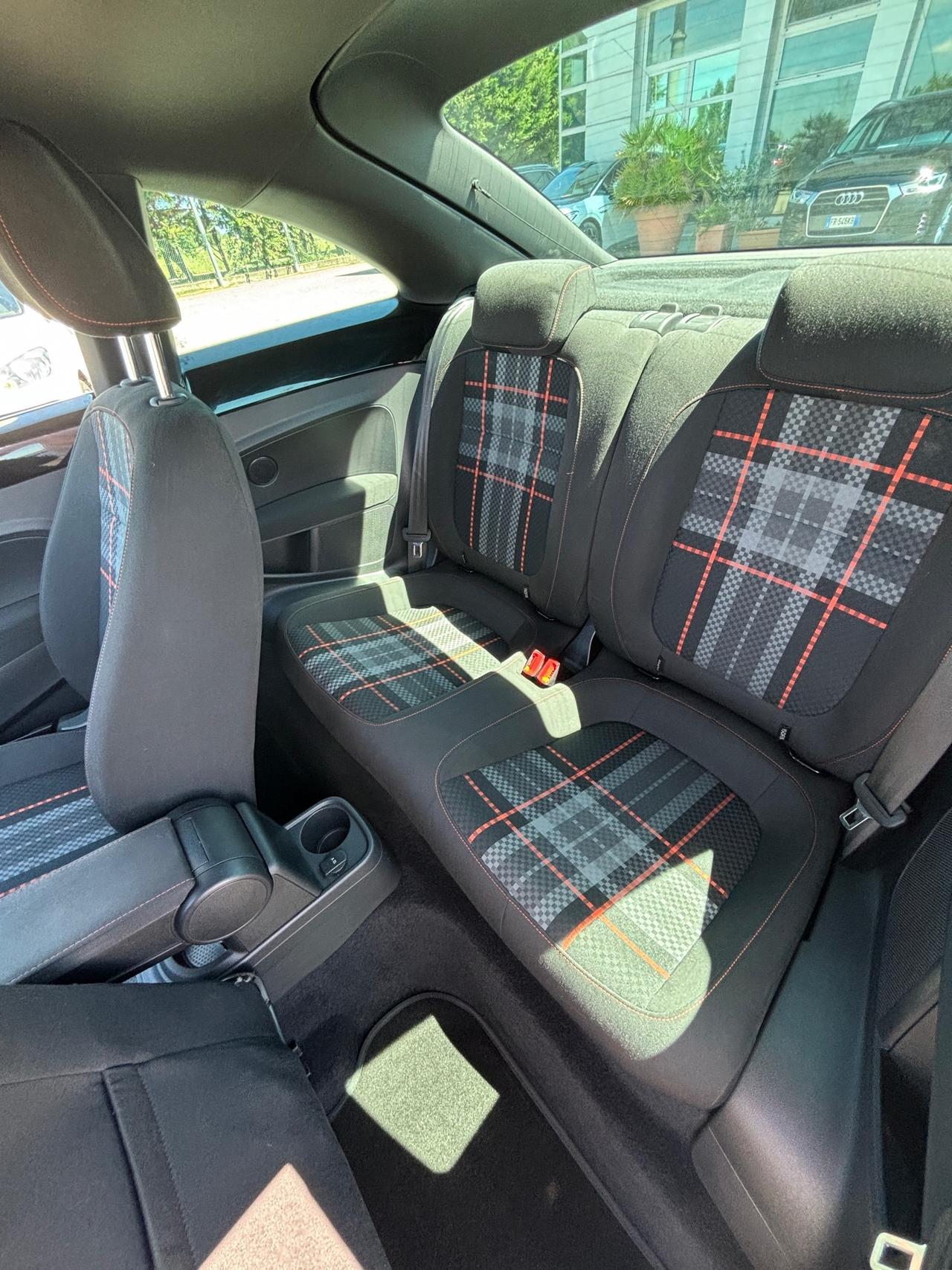 Volkswagen Maggiolino 2.0 TDI Design BlueMotion Technology - 2016