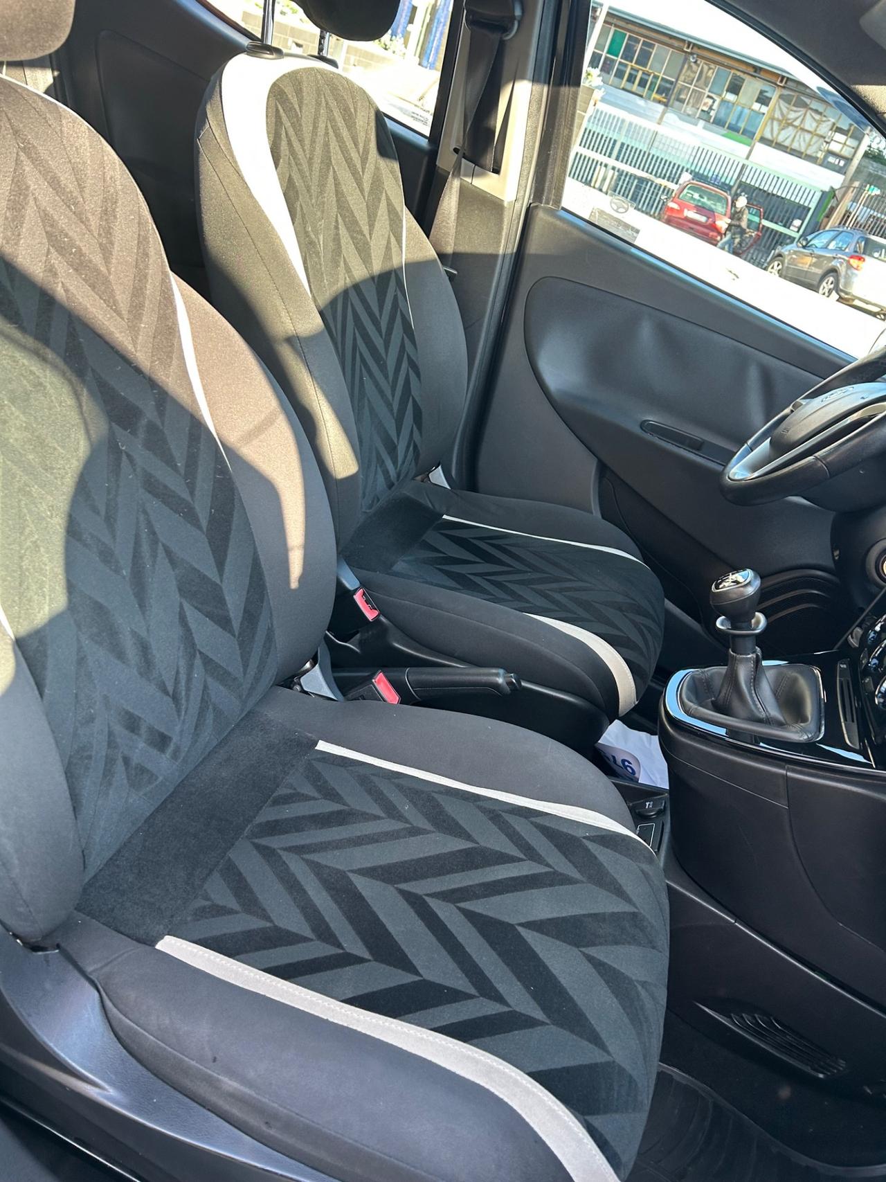 Lancia Ypsilon 1.2 69 CV 5 porte GPL Ecochic Gold