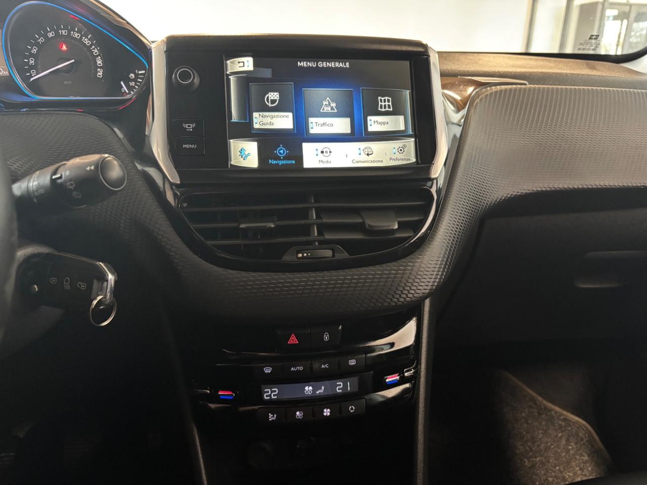 Peugeot 2008 1.6 e-HDi OK NEOPATENTATI