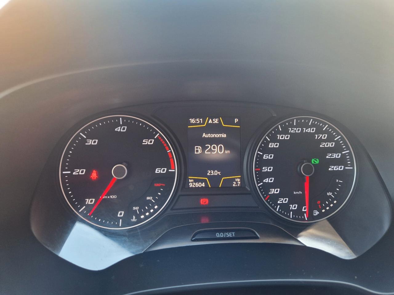 SEAT Leon ST 1.6tdi 110cv DSG Style Business / NAVI / FARI LED