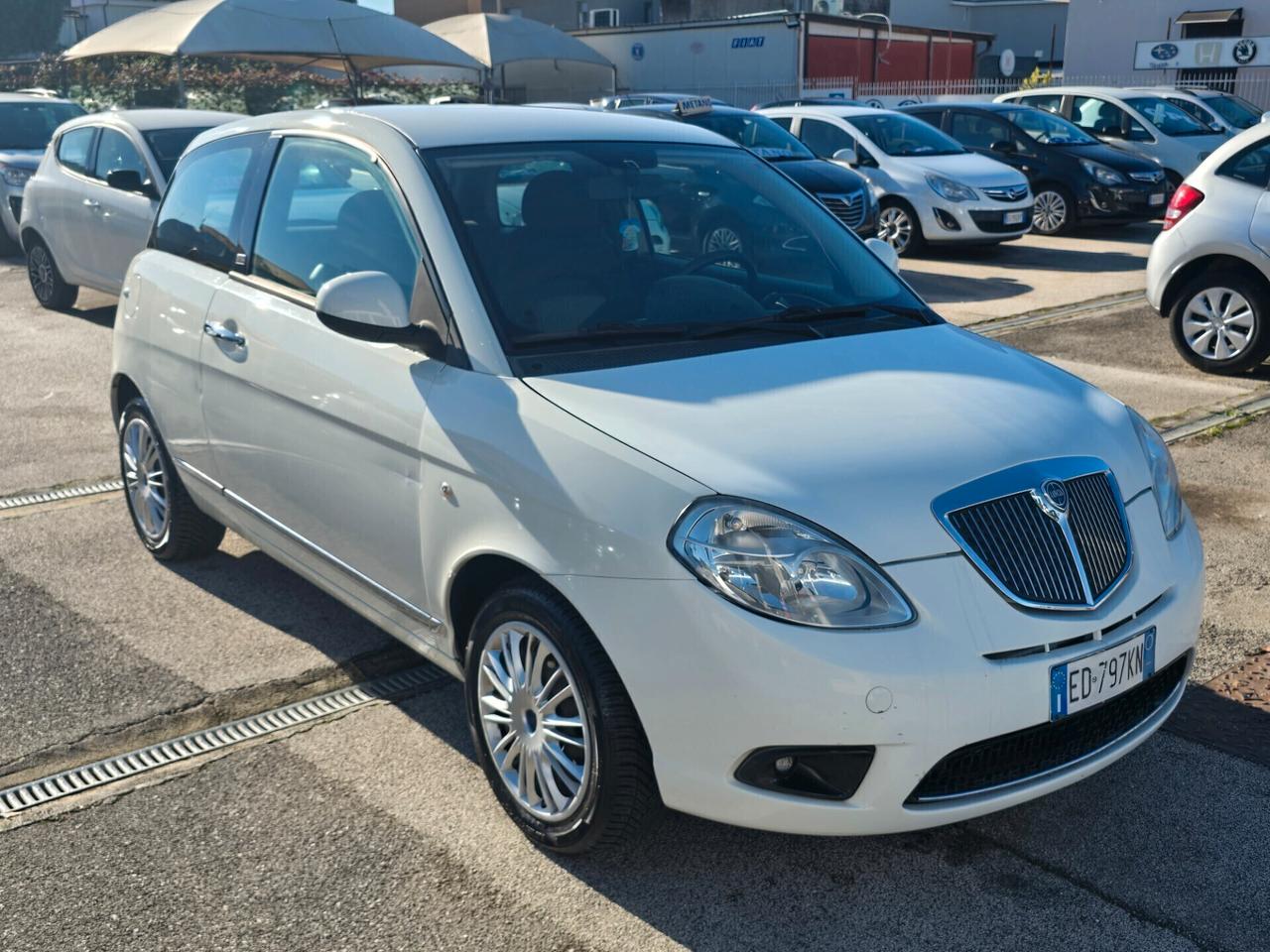 Lancia Ypsilon 1.2 69 CV Unyca Nuovissima