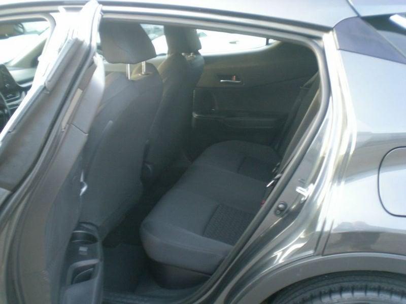 Toyota C-HR 1.8h Business e-cvt