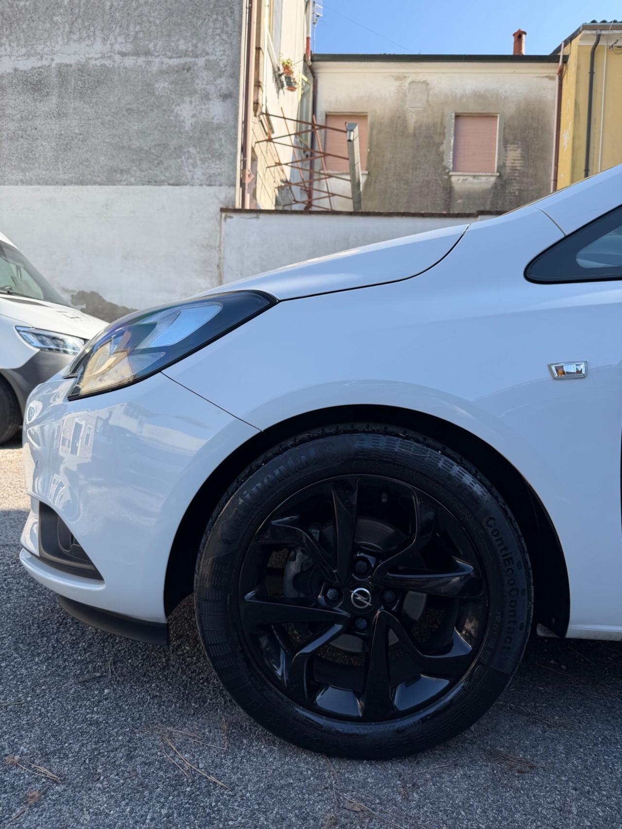 Opel Corsa 1.2 5 porte Black Edition