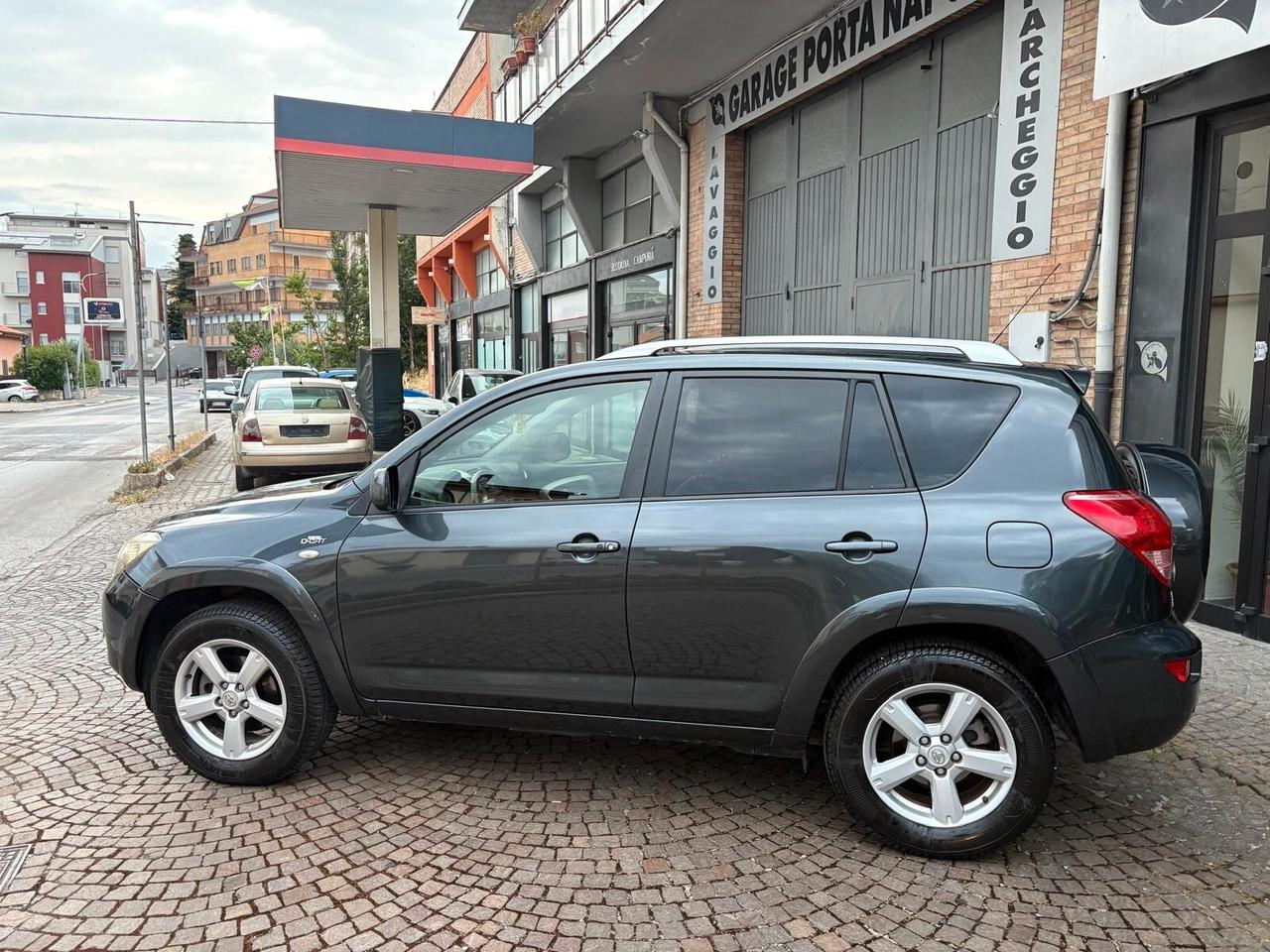 Toyota RAV 4 RAV4 2.2 D-4D 177 CV Luxury