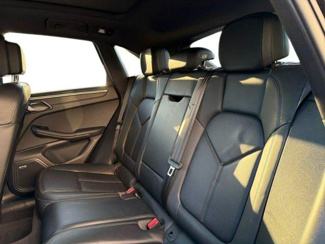 PORSCHE Macan 2.0