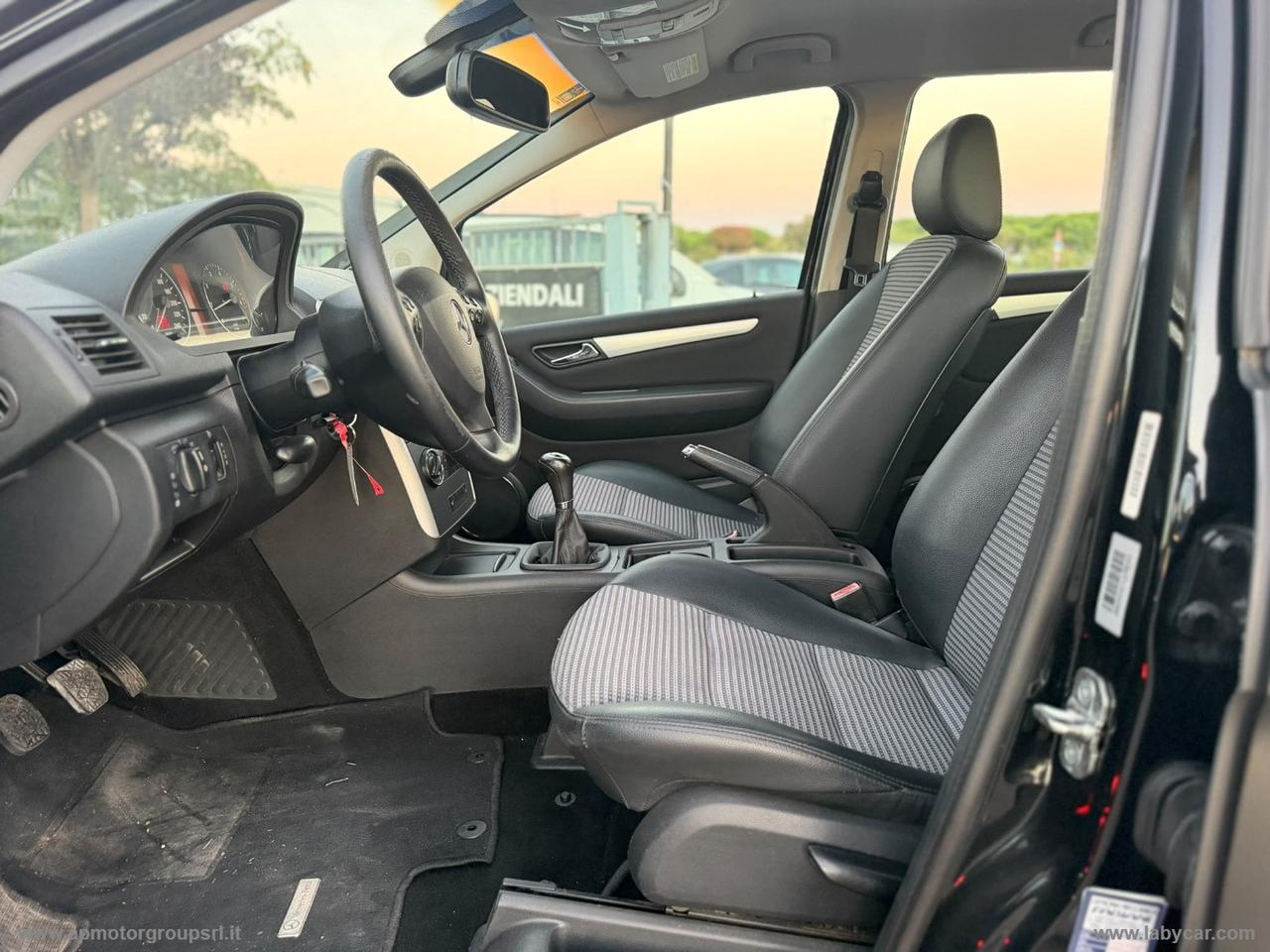 MERCEDES-BENZ A 150 Avantgarde BLACK MATT