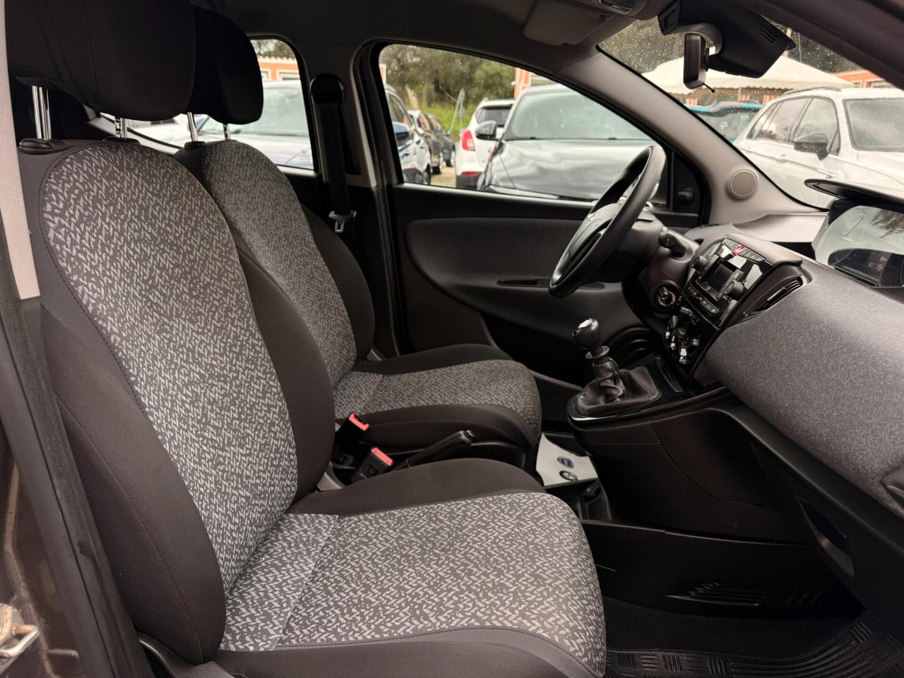 LANCIA Ypsilon Hybrid 1.0 Benz. 70CV Silver - 2022