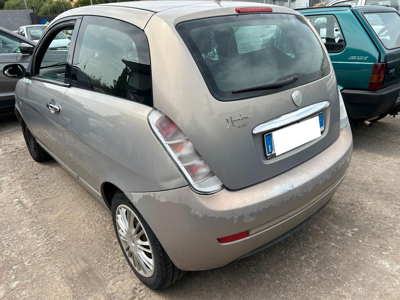 LANCIA YPSILON NEOPATENTATI - BENZINA