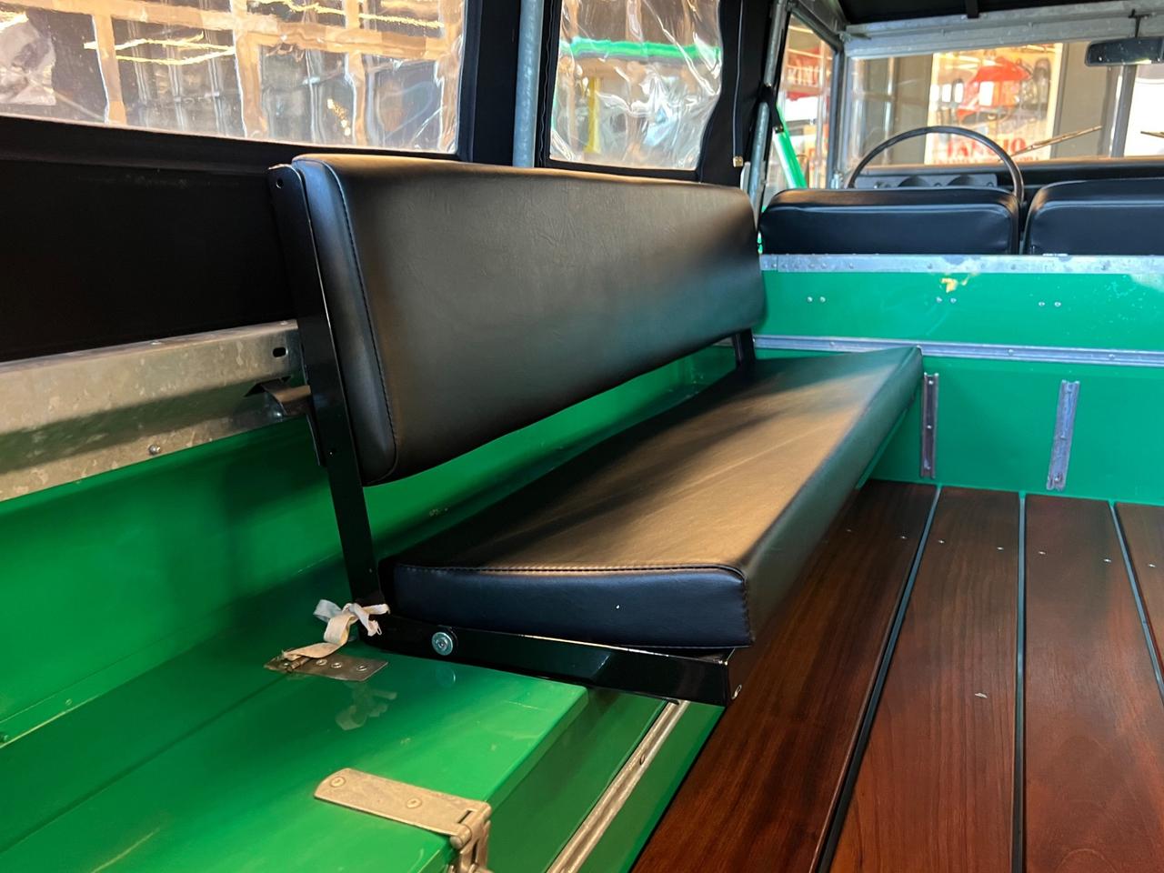 Land Rover Defender Series 109 V8 3