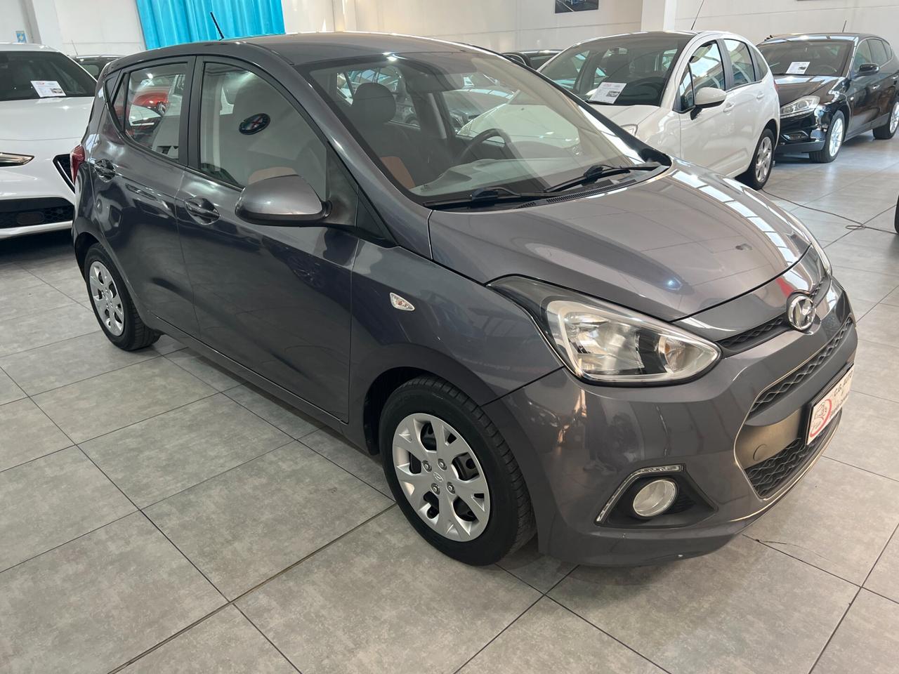 Hyundai i10 1.2 65 CV - STYLE - 2015