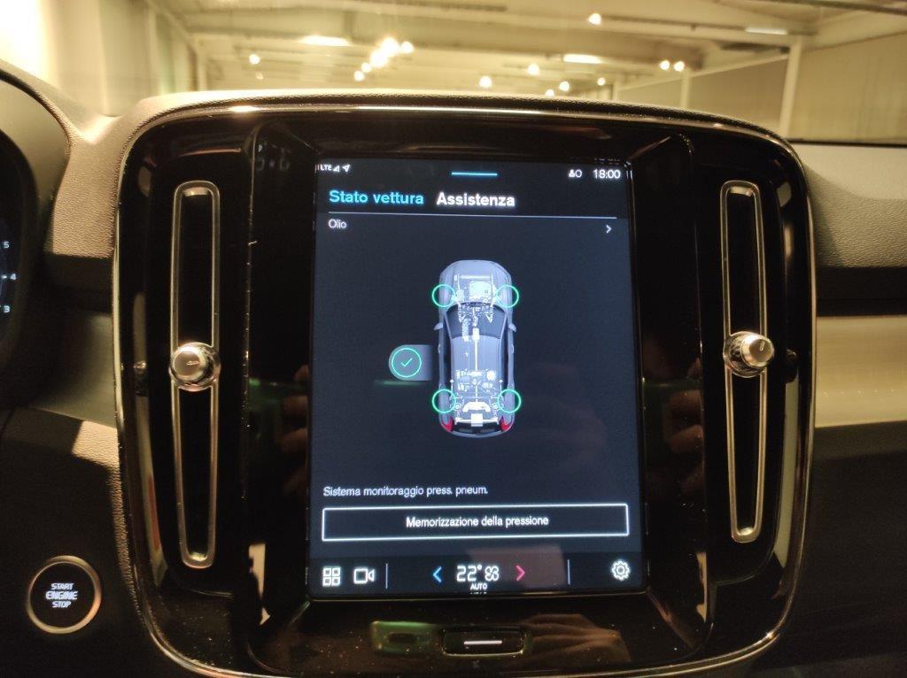 VOLVO XC40 (2017-->) - XC40 B3 automatico Core