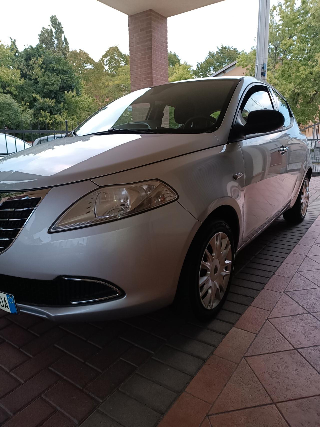 Lancia Ypsilon 1.2 69 CV 5 porte GPL Ecochic Gold