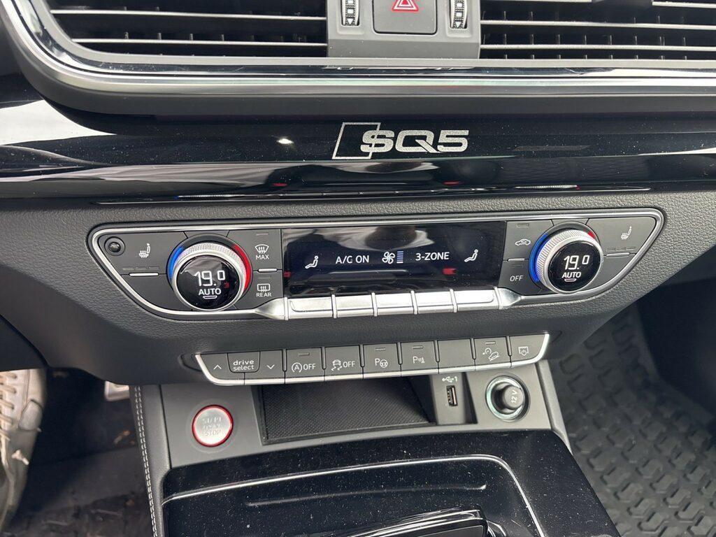 Audi SQ5 3.0 TDI mHEV 48V Sport Attitude Quattro Tiptronic