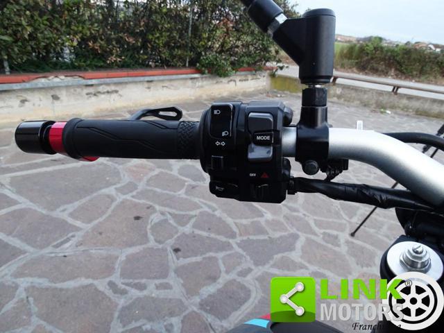 YAMAHA MT-09 -