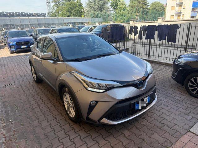 TOYOTA C-HR 1.8 Hybrid E-CVT Business