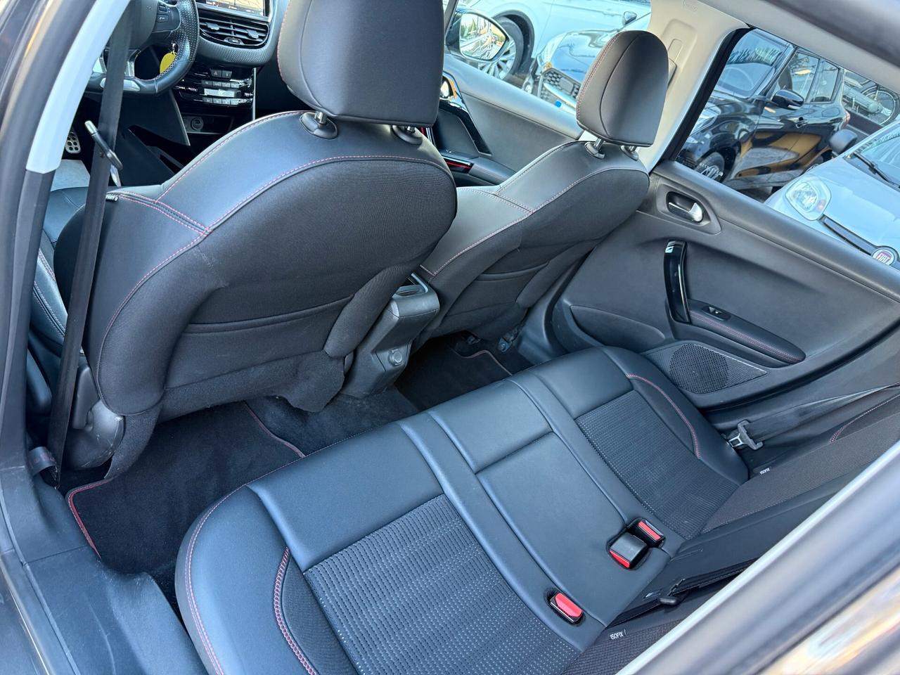 " UNA CHICCA " Peugeot 2008 Pure Turbo GT Line