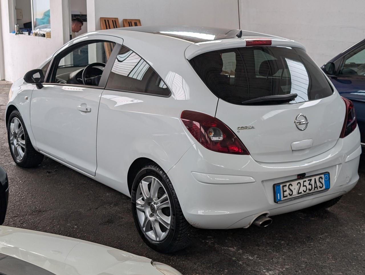 Opel Corsa 1.2 85CV 3 porte GPL-TECH b-color