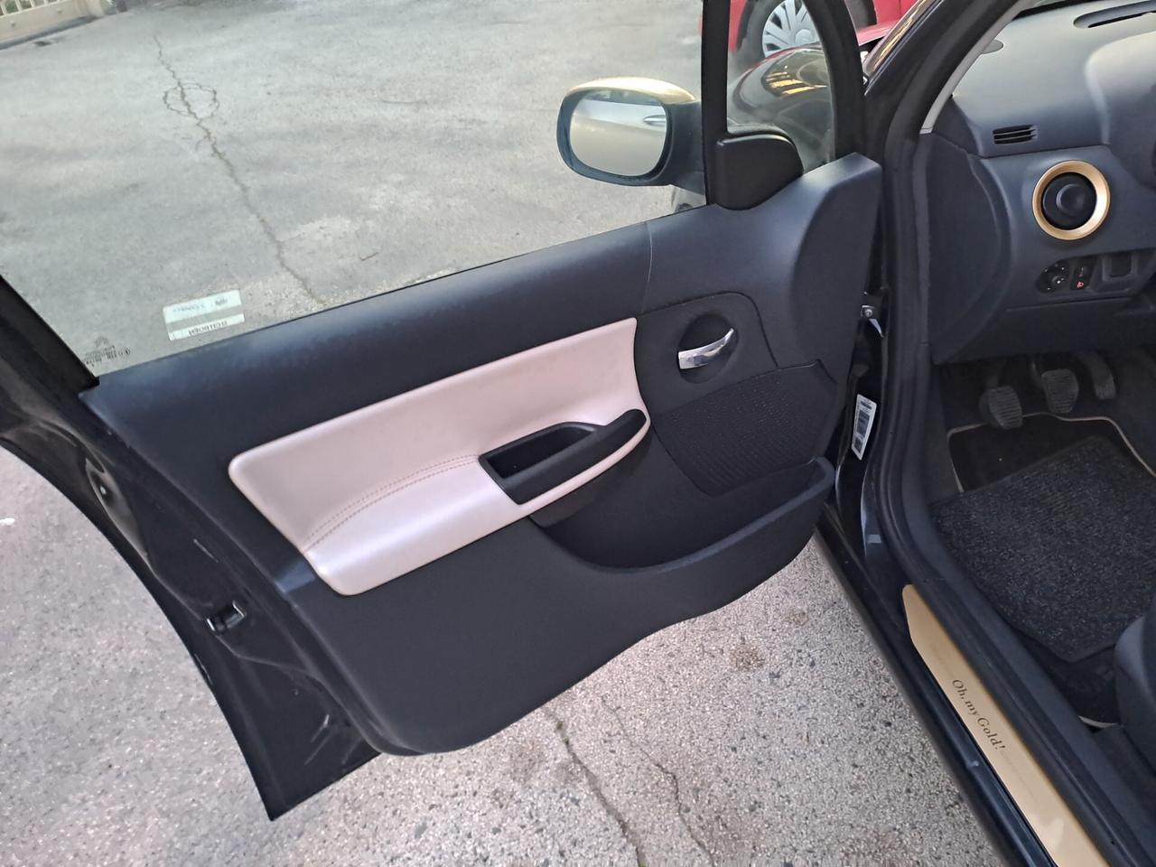 Citroen C3 1.1 Gold by Pinko