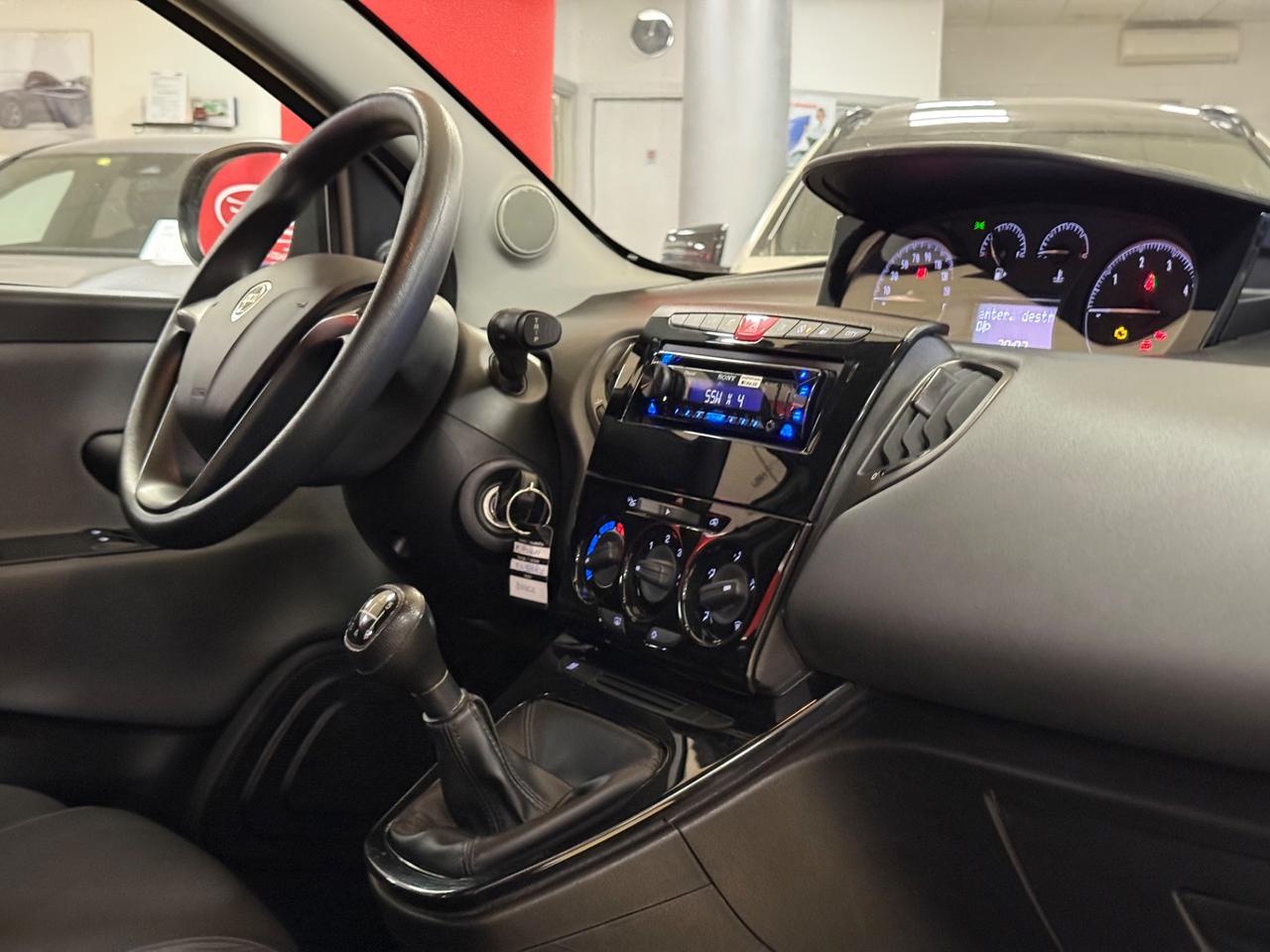 Lancia Ypsilon 1.3 MJT 16V 95 CV 5 porte S&S Silver