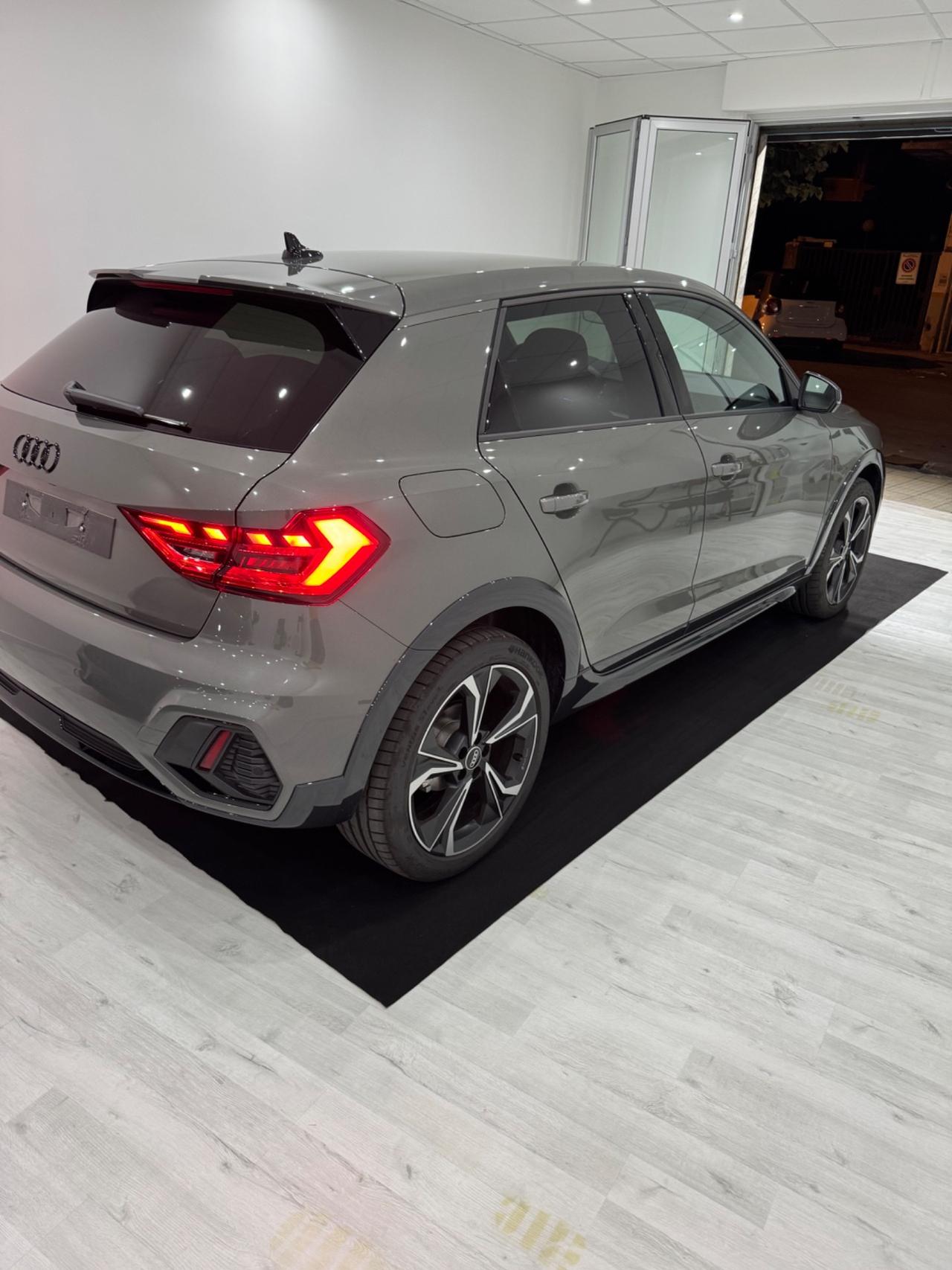 Audi A1 allstreet 30 TFSI Identity Contrast