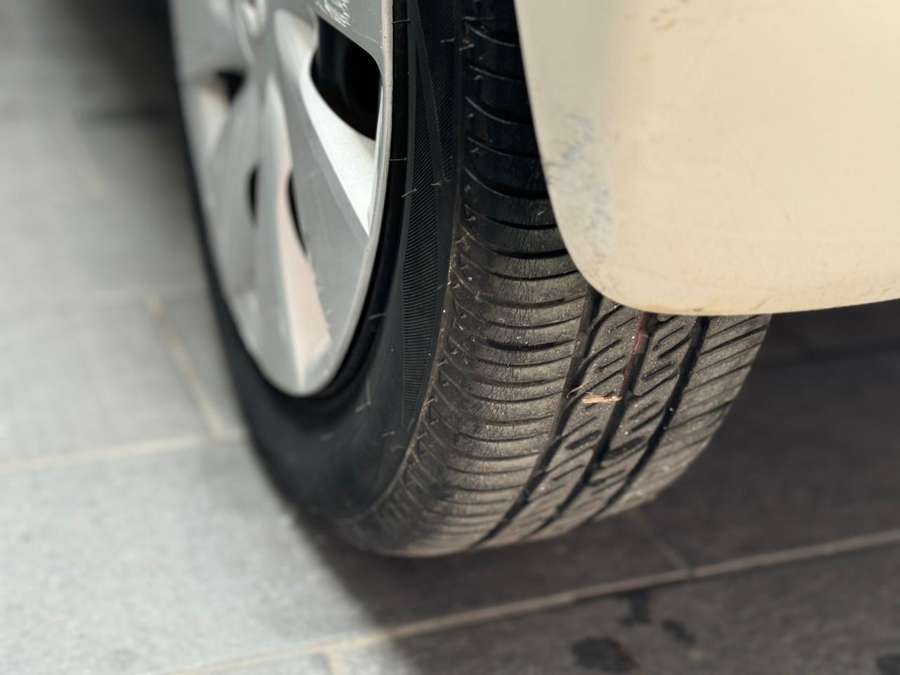 Toyota Aygo 1.0 12V VVT-i 5 porte Lounge Connect MMT
